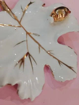 Porcellana di Capodimonte Foglia con Coccinella