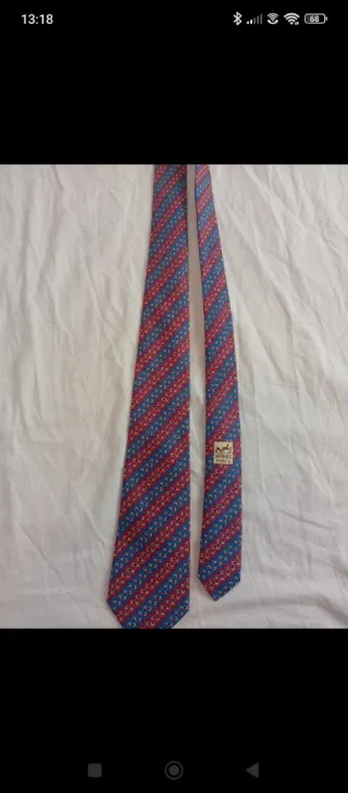 Corbata Hermes Rayas Rojas y Azules