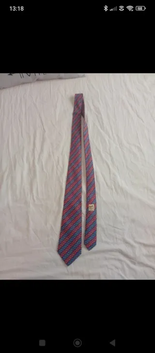Corbata Hermes Rayas Rojas y Azules