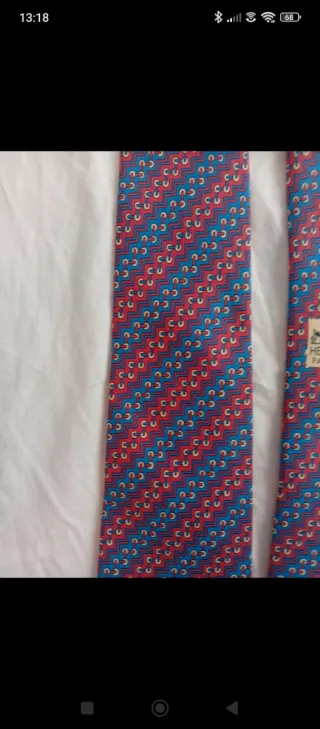 Corbata Hermes Rayas Rojas y Azules