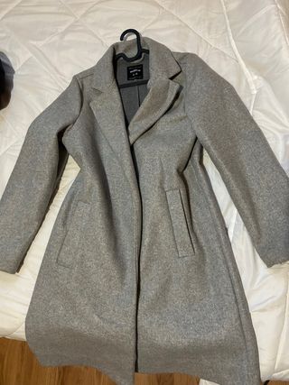 Abrigo largo gris estilo blazer