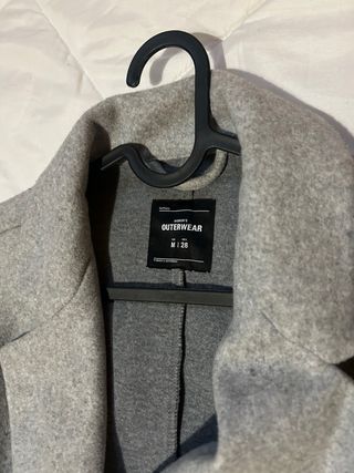 Abrigo largo gris estilo blazer