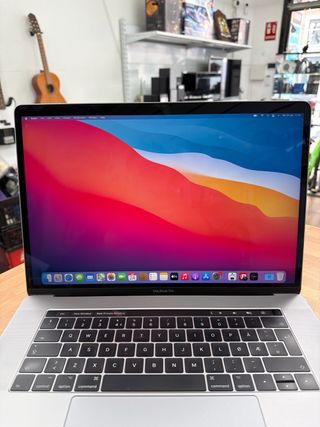 MacBook Pro 15" 2017 16GB RAM 500GB SSD