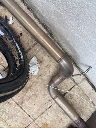 Tubo de escape cromado