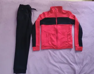 Chándal Decathlon Rojo y Negro