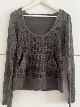 Sudadera Volcom con estampado calaveras