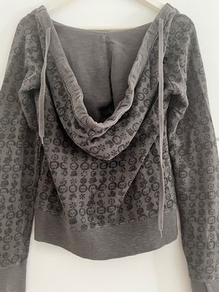 Sudadera Volcom con estampado calaveras