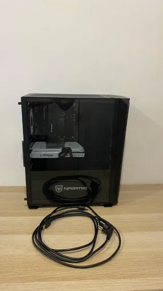 PC Gaming de alto rendimiento con monitor ASUS