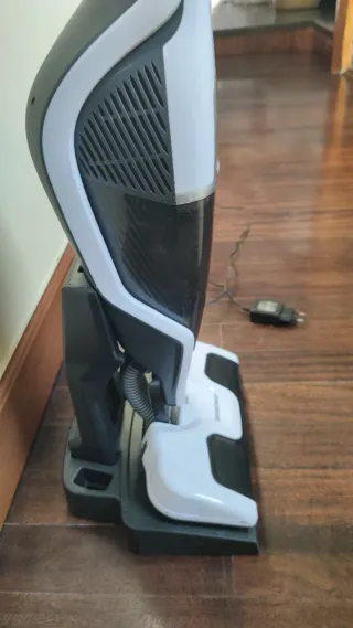 Aspiradora 2 en 1 sin cable + base carga