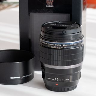 Objetivo Olympus Zuiko 25mm f1.2