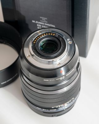 Objetivo Olympus Zuiko 25mm f1.2