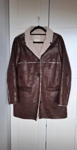 Abrigo Mango piel sintética marrón borreguito