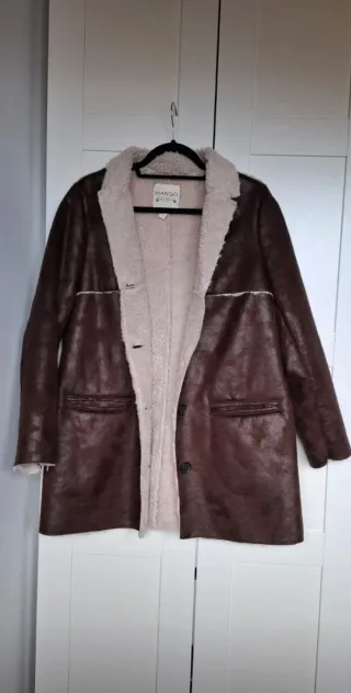 Abrigo Mango piel sintética marrón borreguito
