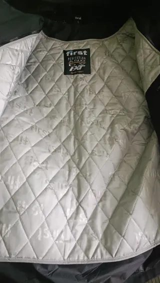 Chaqueta de moto FIRST negra y roja