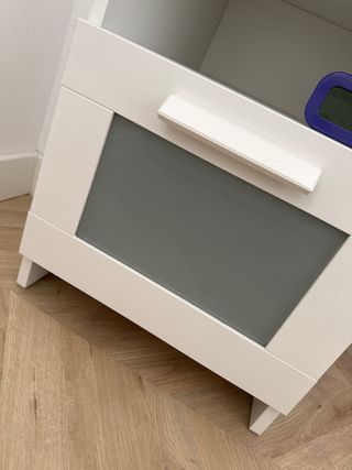 Mesita de noche Ikea blanca nueva.