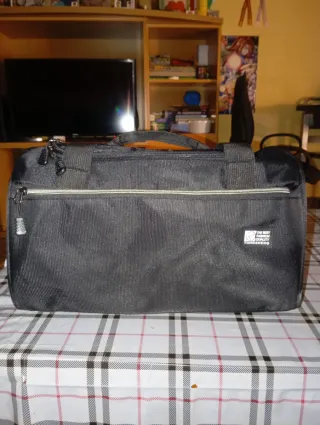 Bolsa de deporte negra nueva