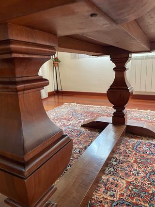 Mesa comedor de nogal