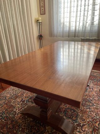Mesa comedor de nogal