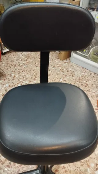 Silla de oficina negra