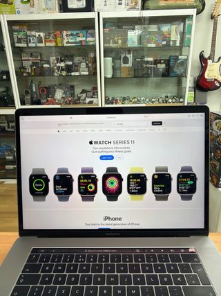 MacBook Pro 15” 2017 i7 16GB RAM 500GB SSD