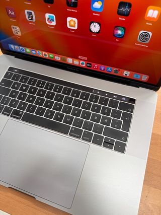 MacBook Pro 15” 2017 i7 16GB RAM 500GB SSD