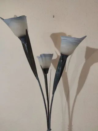 Lámpara de pie floral metal y cristal