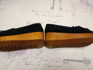 Mocasines ante negros con cuña