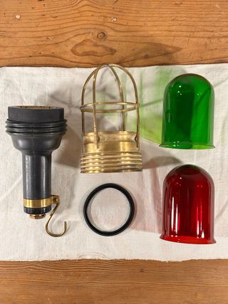 Antigua lámpara náutica