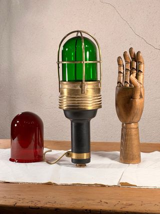 Antigua lámpara náutica