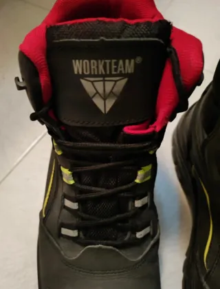 Botas seguridad Workteam P2901 negras y rojas