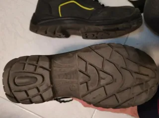 Botas seguridad Workteam P2901 negras y rojas