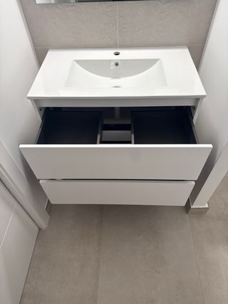 Mueble baño espejo y lavabo