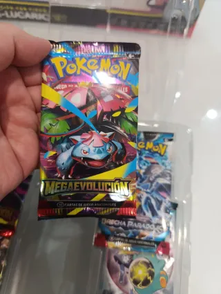 Caja Pokémon Mega-Lucario EX