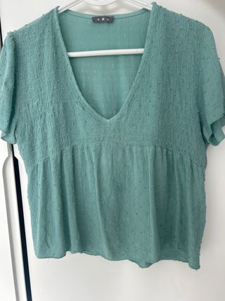 Blusa verde con textura de mercadillo
