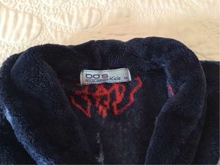 Bata estampado de naves. Talla 5 Años