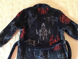 Bata estampado de naves. Talla 5 Años