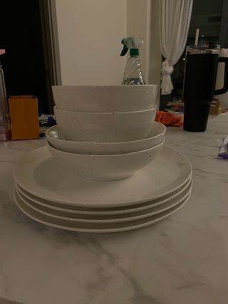 Set 4 Platos, 2 Cuencos y 2 bowls del Corte Inglés