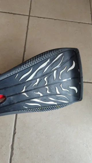 Skateboard Oxelo nero e rosso