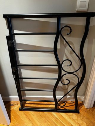 Cabecero de cama de metal negro