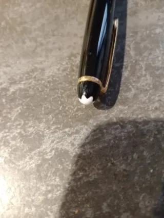 Bolígrafo Montblanc Negro y Dorado