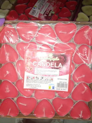 Candele a forma di cuore rosse