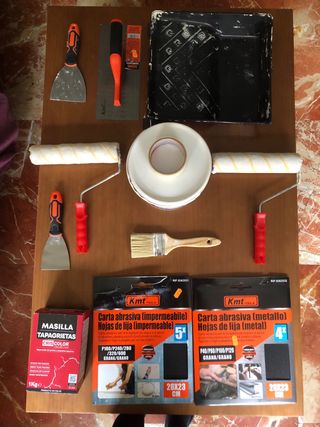 Herramientas de pintura y lijado