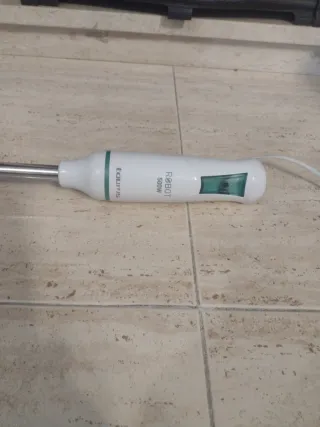 Batidora de mano blanca