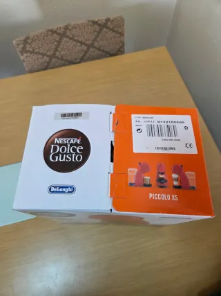 Cafetera De'Longhi Dolce Gusto Piccolo XS Roja