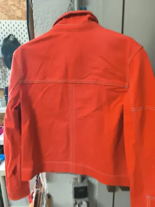 Chaqueta tejana naranja Bershka Talla S