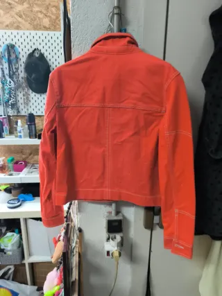 Chaqueta tejana naranja Bershka Talla S