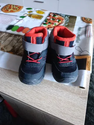 Botas montaña niño Quechua N.28