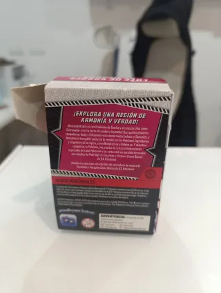 Caja Pokémon Llama Blanca (Español)