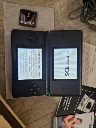 Nintendo DS Lite Negra Completa + Juego