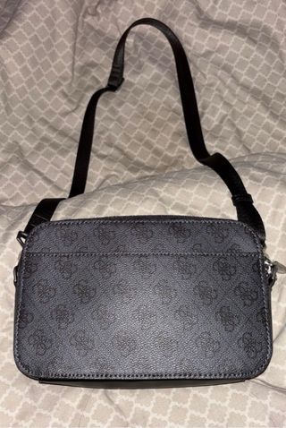 Riñonera Guess Negra Original